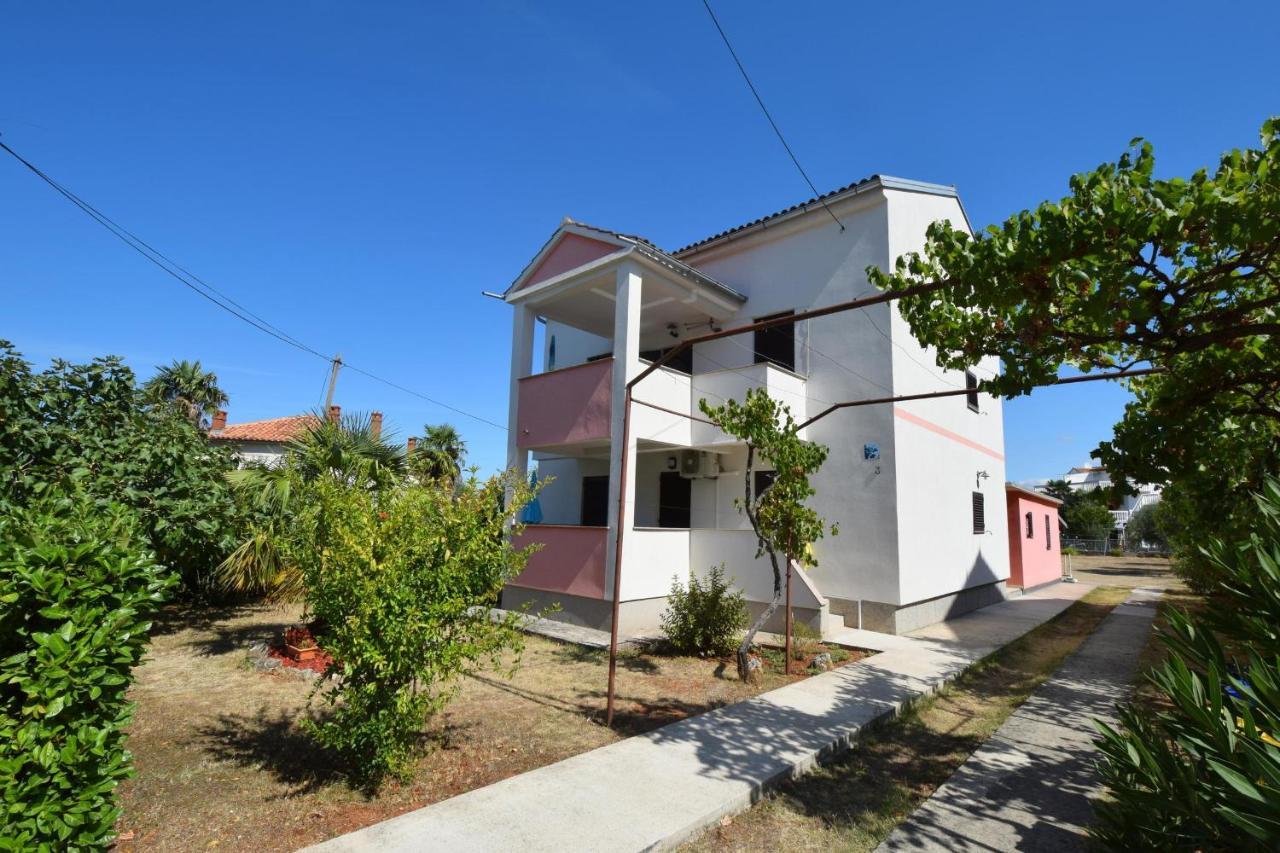Apartments Petrovic Malinska Exterior photo