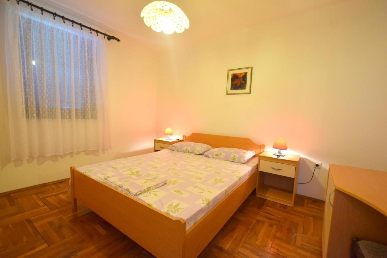 Apartments Petrovic Malinska Exterior photo