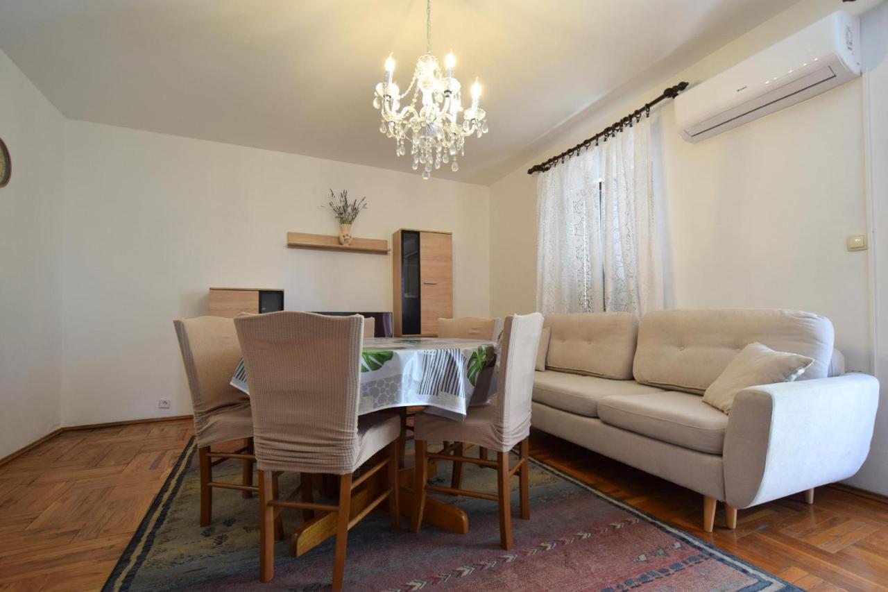 Apartments Petrovic Malinska Exterior photo