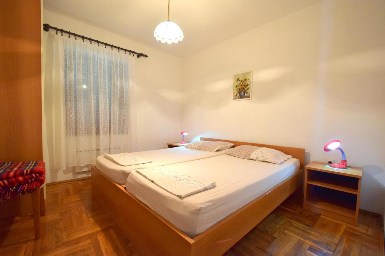 Apartments Petrovic Malinska Exterior photo